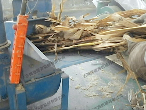 玉米秸稈粉碎機處理過(guò)程